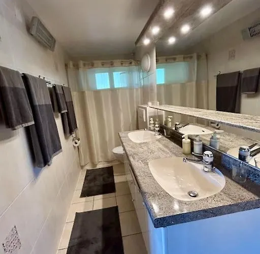 Peace & Comfort - Great Views And Location Chalet