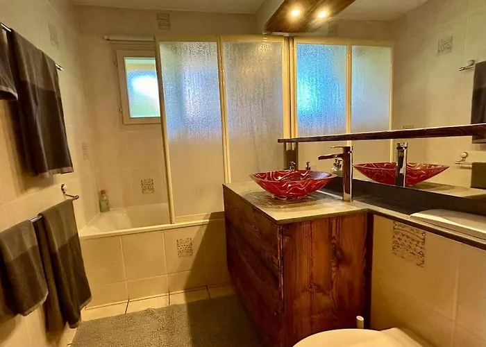 Peace & Comfort - Great Views And Location